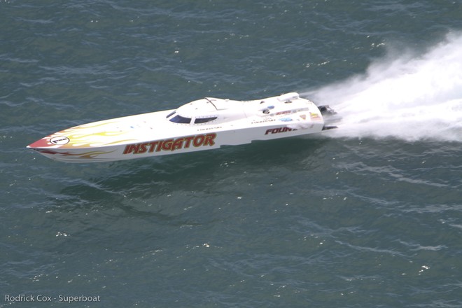 Owner throttleman Peter Meyer heads for victory in Super Boat Vee Unlimited off Cocoa Beach. © Rodrick Cox
